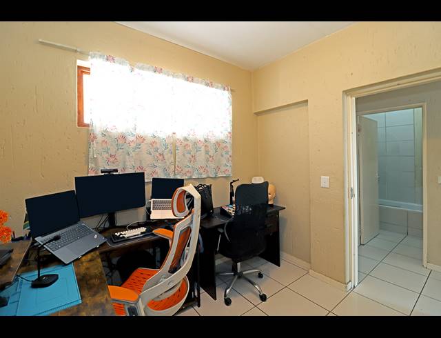 2 BEDROOM APARTMENT FOR SALE IN PAULSHOF